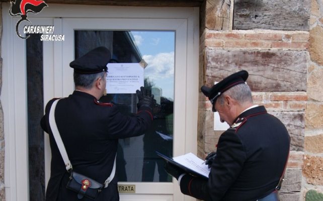 Coronavirus, chiacchiere in strada, incontri con amici e passeggiate: ancora tanti i denunciati