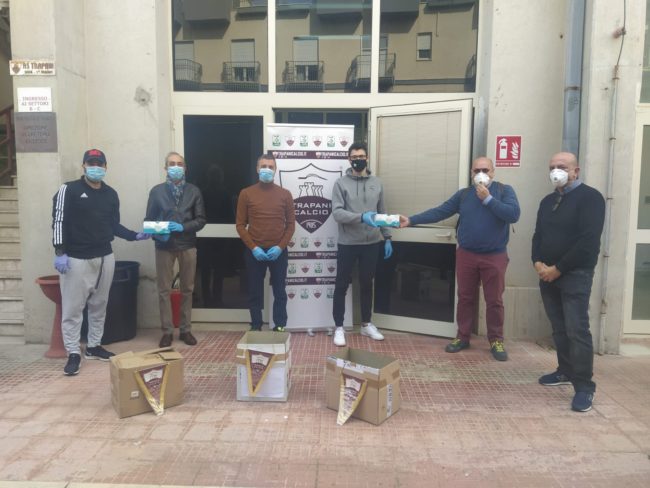 Trapani Calcio, vicinanza al territorio nei momenti difficili: donate tremila mascherine