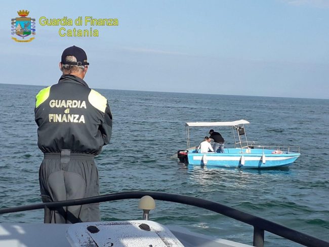 Irreperibile da anni, soggetto pericoloso sorpreso a pesca nel porto di Catania