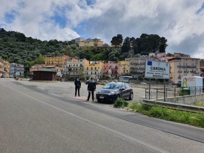 Violenze e minacce all’ex moglie e al nuovo compagno: 39enne agli arresti domiciliari