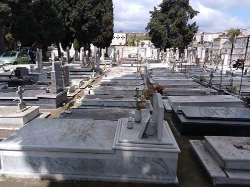 Tamponi falsificati e privo di Green Pass: denunciato custode cimitero del Catanese