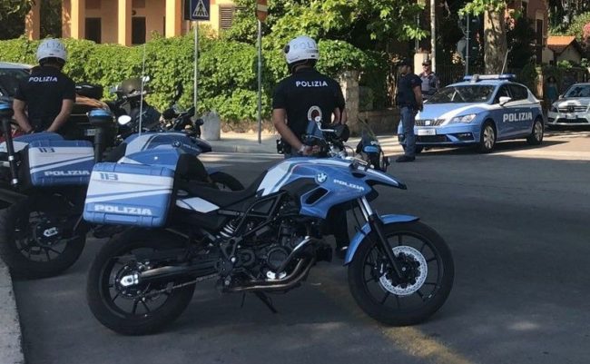 Doppio tentativo di furto, ore concitate per la Polizia di Stato: scattano due arresti