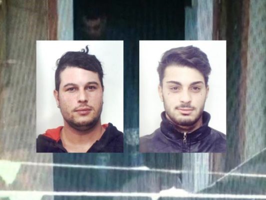 “Punto vendita” di cocaina in una casa del Catanese: arrestati due giovani