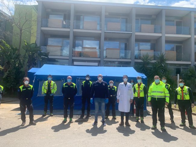 Coronavirus, tenda esterna per il pre-triage al Santabarbara Hospital per fronteggiare l’emergenza anche nella “Fase 2”