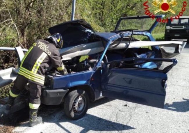 Guard rail infilza vettura, muore 27enne incinta di 4 mesi: “Una morte inaccettabile”