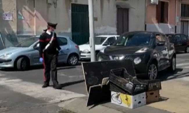 Controlli Covid-19, posti di blocco nel rione Picanello di Catania: 8 multe e 3 auto sequestrate – VIDEO