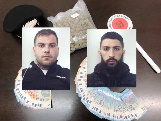 Inseguimento nel Catanese, due pusher tentano di fuggire con marijuana in auto: arrestati