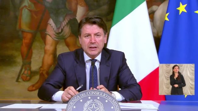 Coronavirus, Conte “Non autorizzata l’ora di passeggio con i bambini”