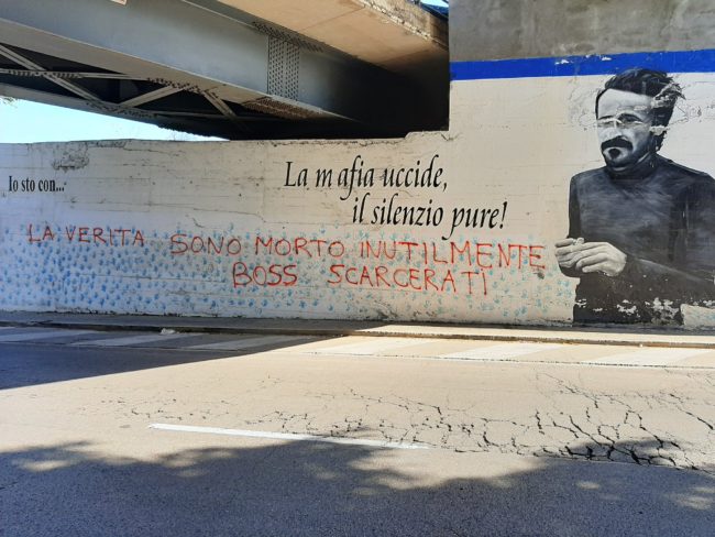 Catania, il murales di Peppino Impastato a Ognina deturpato: “Verrà ripulito, non ci arrendiamo”