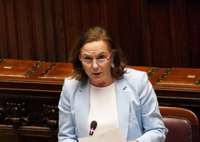 Lamorgese “Attenzione contro rischi inquinamento dell'economia legale”