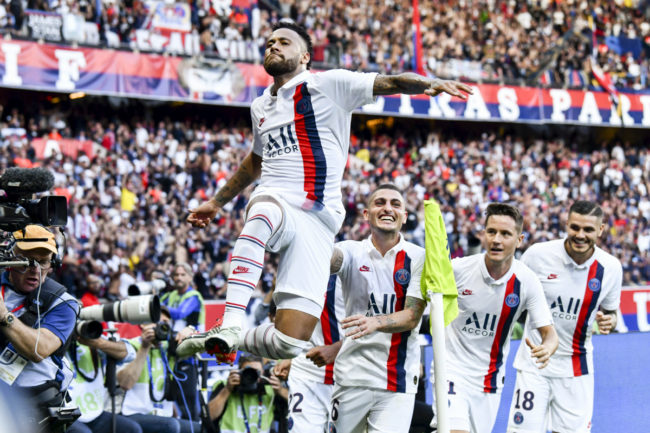 Neymar partecipa al torneo benefico di poker “Stars call for action”