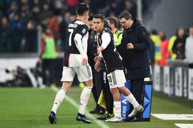 Coronavirus. Fifa e Ifab autorizzano le cinque sostituzioni
