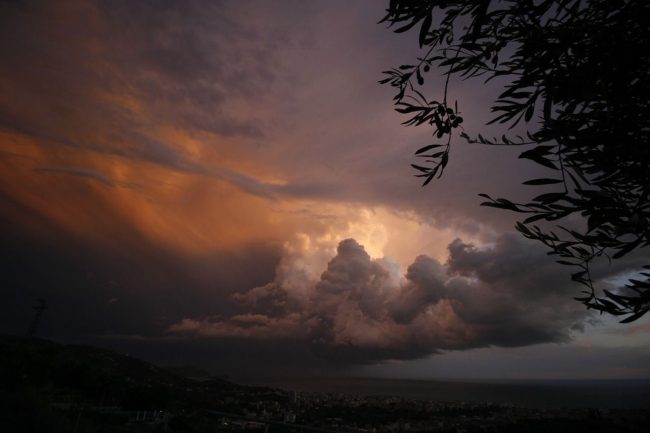 Meteo estremo sull'Italia. Nubifragi al Nord, caldo record al Sud