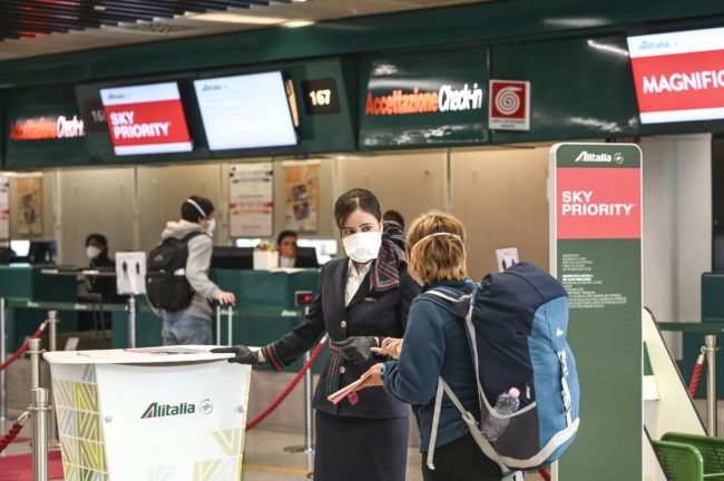 Viaggi, stop restrizioni e mappe Covid: come l’Europa cambia la gestione della pandemia