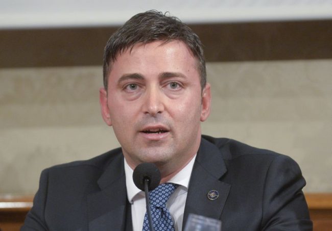 Dl rilancio, Conflavoro “Non ci sono condizioni per riaprire lunedi'”
