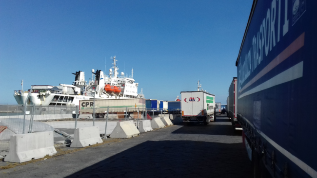 Transito di bici e pedoni anche nell’area commerciale del porto di Catania – Le FOTO della manifestazione