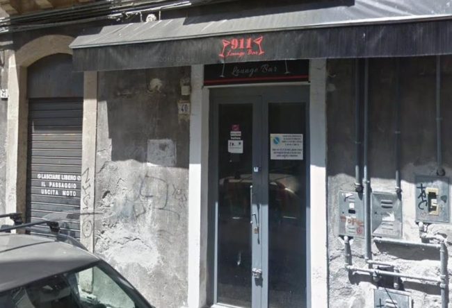 Catania, blitz delle volanti al 911 Lounge Bar: musica ad alto volume e festa di compleanno in corso