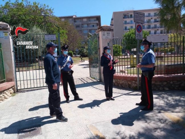 Parchi comunali aperti al pubblico, ma con moderazione. Carabinieri e volontari di presidio
