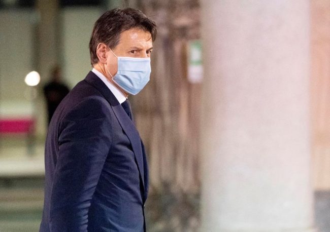 “Ritrovare spirito unitario dei mesi difficili”, il Governo e la “stretta finale” anti-Covid: si pensa all’Esercito in strada