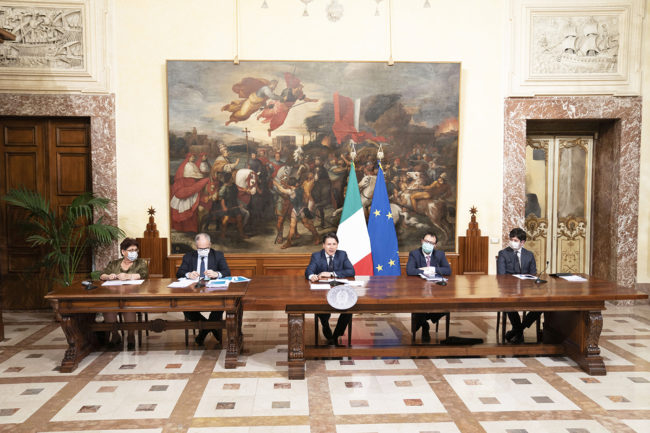 Annunciato il Decreto Rilancio per una “ripresa economica e sociale” – DETTAGLI e VIDEO della conferenza stampa