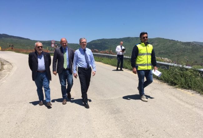 Statale Nord-Sud, Falcone: “Insopportabile vedere l’opera completa ma chiusa. Mercoledì apriamo la strada”
