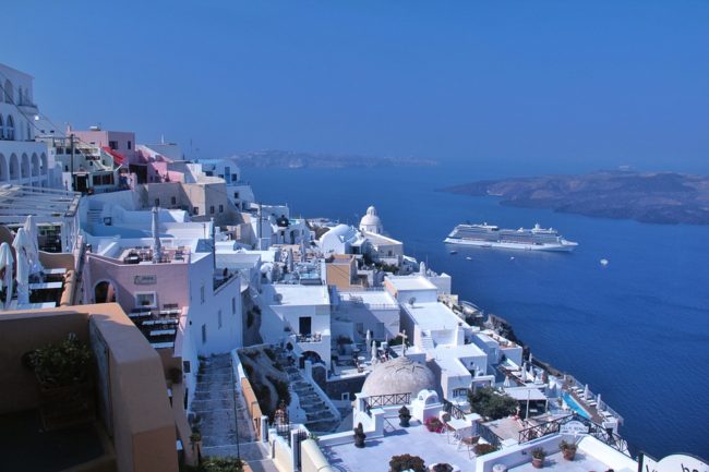 Turismo, la Grecia riapre le porte all’Italia ma con regole precise – I DETTAGLI