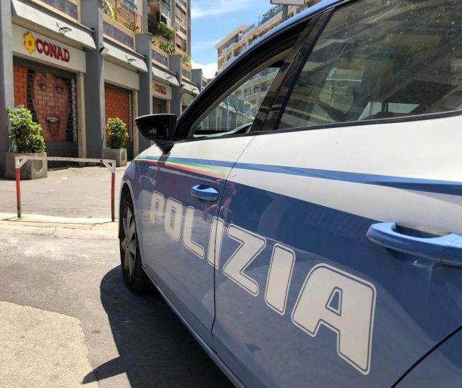 Giovanissimi ma già rapinatori in carriera, “Congo” tradito da un’impronta sul bancone – VIDEO