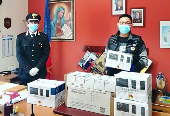 A Misterbianco l’Associazione Giovani Cinesi in Sicilia dona mascherine, salviettine e guanti