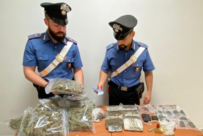 Controllo del territorio, spaccio in ogni dove: 7 soggetti in manette, sequestro di oltre 500 grammi di droga
