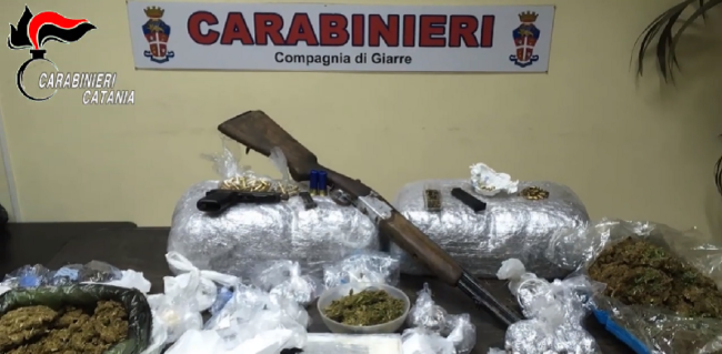 “Ccà è Brunetto”, l’autorità mafiosa nel quartiere Jungo di Giarre: violenti e armati “fino ai denti”
