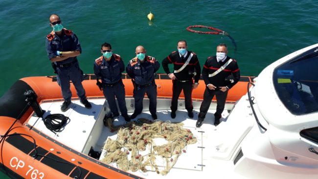 Sorpresi a pescare a bordo di un natante in zona interdetta: sanzionati 4 contravventori