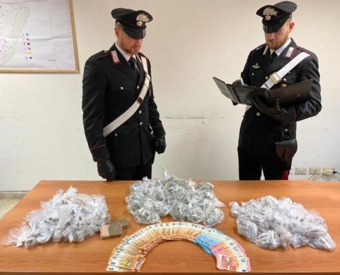 Spaccio di droga allo Zen, tenta la fuga alla vista dei militari: in manette pregiudicato 33enne