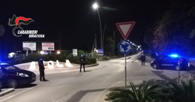 Mistero sul ferimento di un giovane, trovata una pistola detenuta dallo stesso: indagini in corso