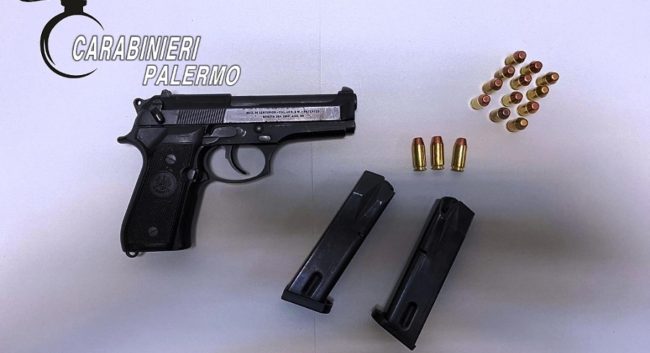 “Partner in crime” custodivano armi clandestine in casa: arrestati coniugi