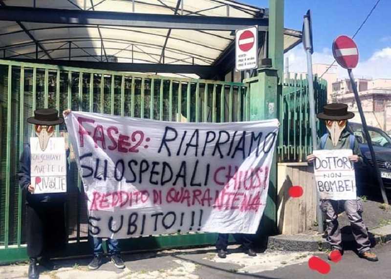 Assemblea dei lavoratori in via Vittorio Emanuele, ritardi cassa integrazione: “In arrivo 100mila sfratti”