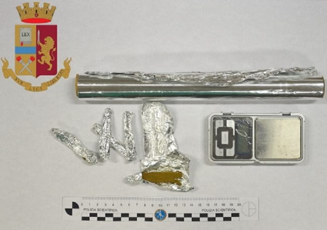Spacciava hashish ai giovani nel centro storico: arrestato cittadino extracomunitario