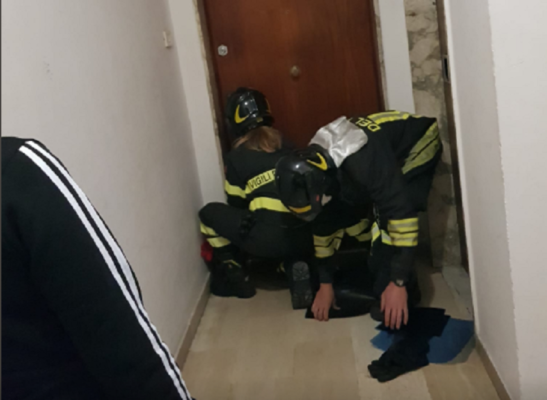 Paura in un’abitazione di Picanello, donna colpita da sincope cade a terra bloccando l’apertura della porta d’ingresso