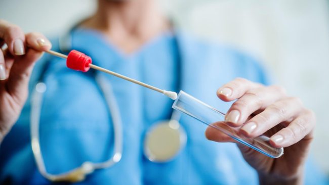 Covid, nuovo paziente 1 in Italia. Donna milanese con tracce di virus a novembre 2019: lo studio