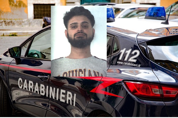 Perquisizione in casa, il fiuto di “Auro” lo incastra: arrestato pusher