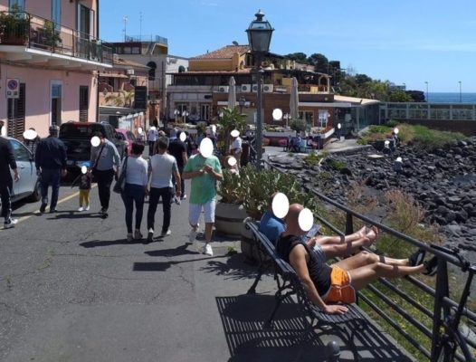 Catania, troppi assembramenti pericolosi: chiusa la zona pedonale di San Giovanni Li Cuti