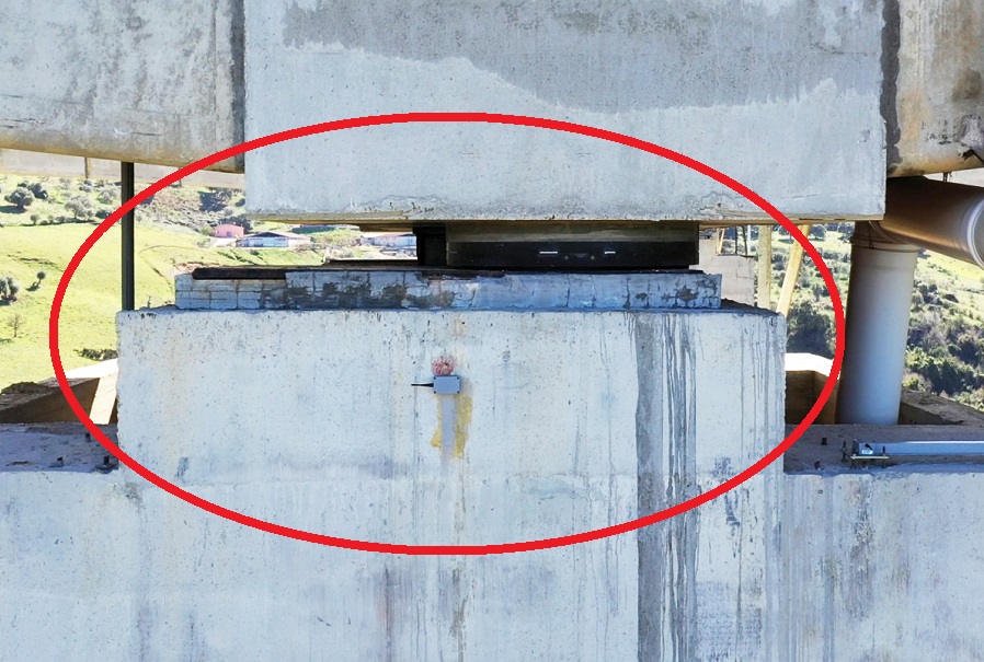 Viadotto sequestrato, la carreggiata della A20 rischiava di collassare: indagati direttori generali del CAS