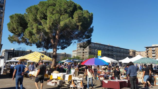 Rifiuti, sindaco Trantino ordina sospensione mercatini domenicali