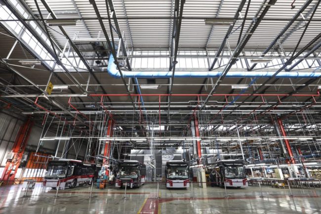 Crolla la produzione industriale, a maggio -33,8% su base annua