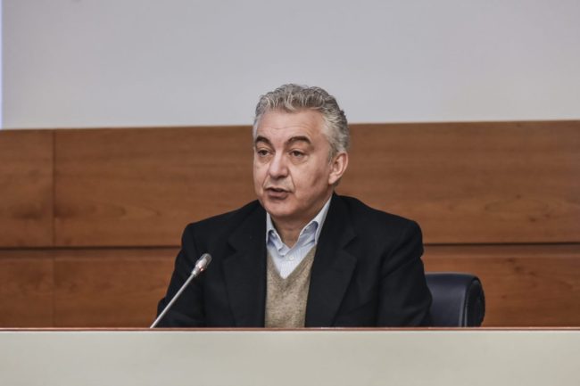 Allarme vaccino Covid, anche Moderna taglia le dosi. Arcuri: “Lo sconforto aumenta”