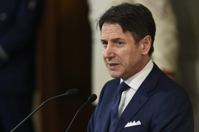 Avviso di garanzia per Conte e 6 ministri, sotto accusa la gestione dell’emergenza sanitaria. Procura: “Atto dovuto”
