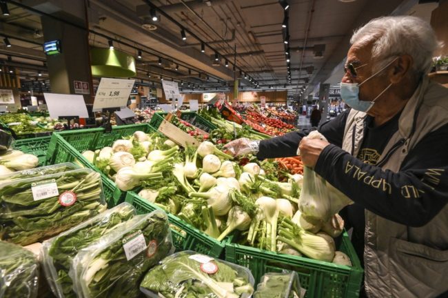 “Hanno mostrato senso di responsabilità”, riapre il mercato di Aci Sant’Antonio: le regole da rispettare