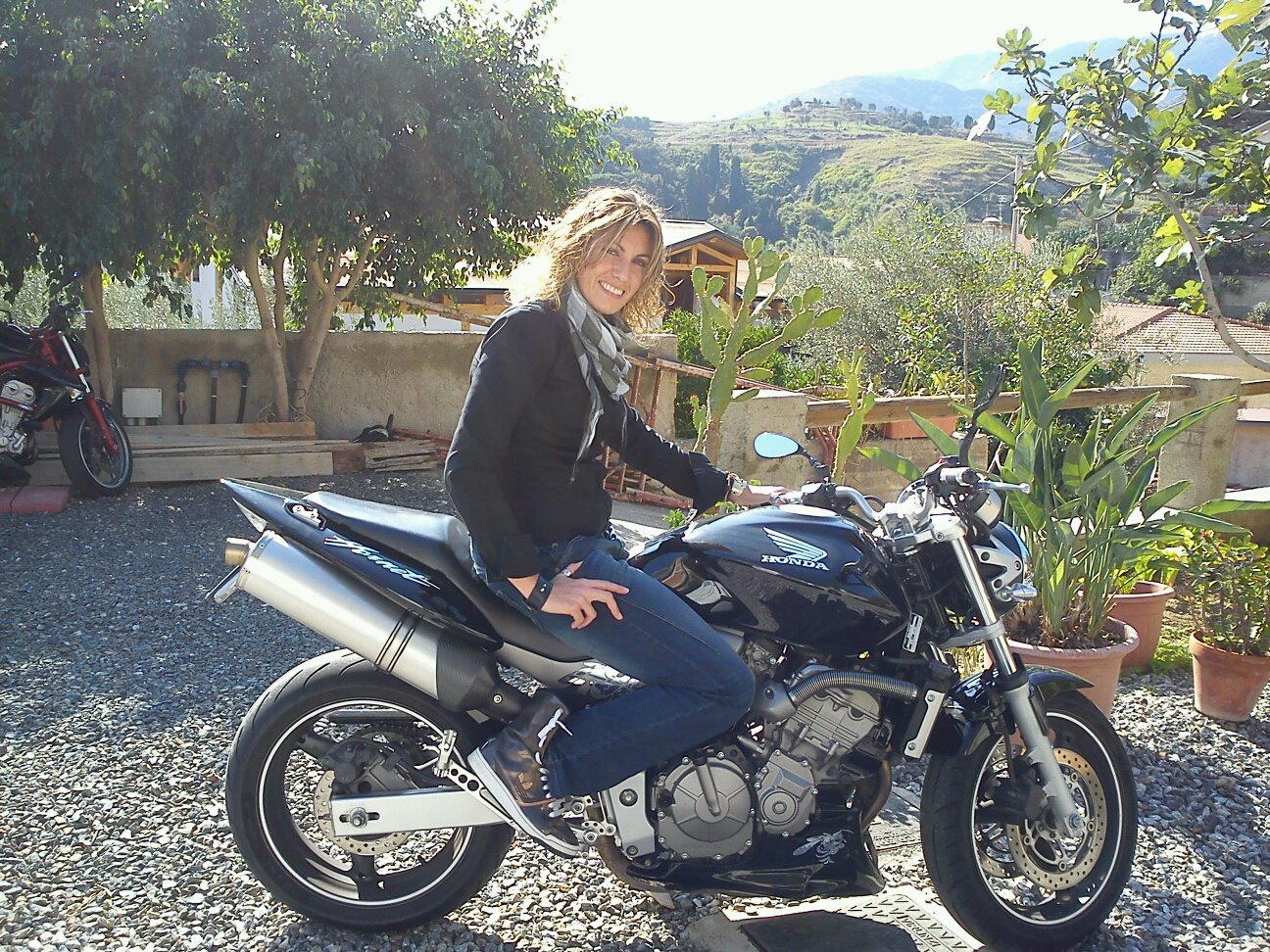 Scontro mortale tra un’auto e una moto: la vittima è la giovane Milena Visalli