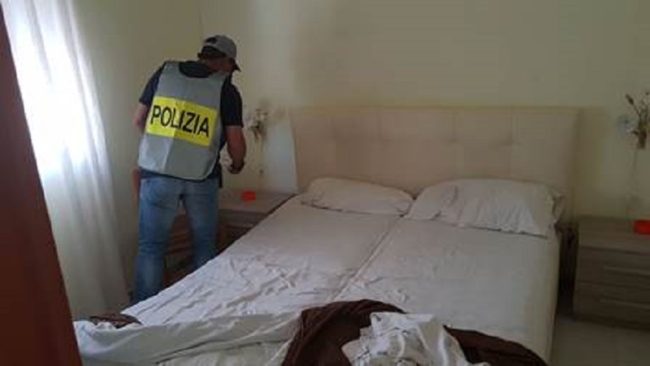Hotel a luci rosse, discarica e immobili in cemento. A Librino “cadono” i re dell’abusivismo – Le FOTO