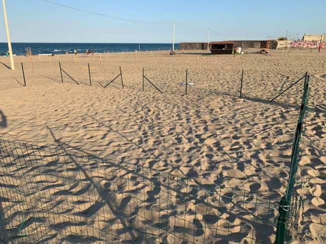 Playa Catania: cucina di un lido priva di requisiti igienico-sanitari