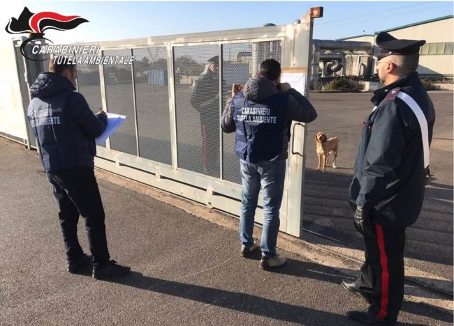 Smaltimento illecito di rifiuti pericolosi, arrestati padre e figlio: i DETTAGLI dell’operazione “Fuoco nell’Ombra”
